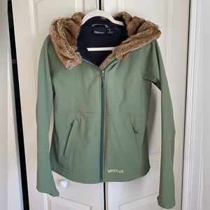 Marmot Jacket Ladies Large Green Faux Fur Hood Light Performance Soft Shell